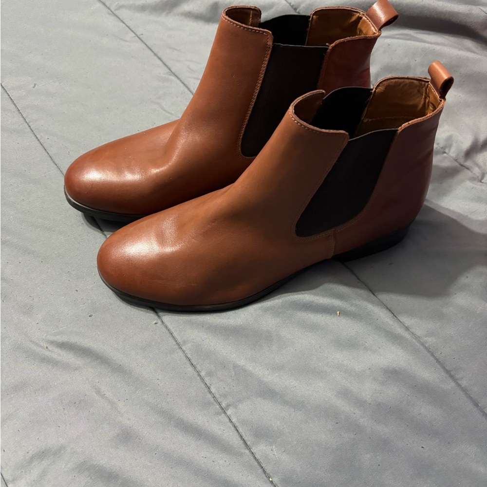 Women’s size 11 Aldo boots